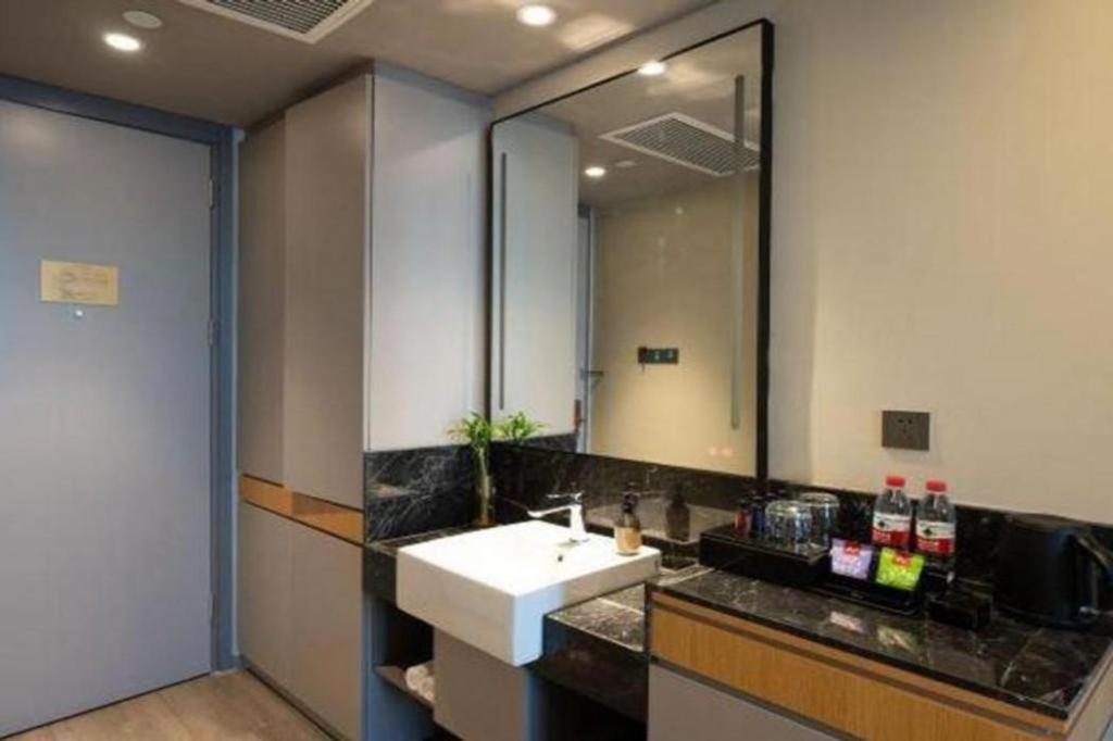 Home Inn Kunming Baita Road Buitenkant foto