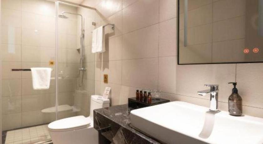 Home Inn Kunming Baita Road Buitenkant foto